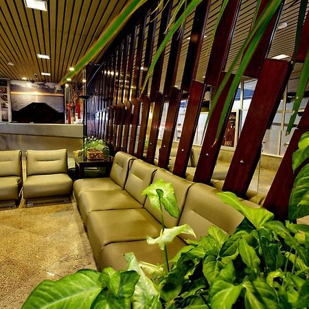 Krystal Hotel ماناوس المظهر الخارجي الصورة