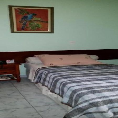Krystal Hotel ماناوس المظهر الخارجي الصورة