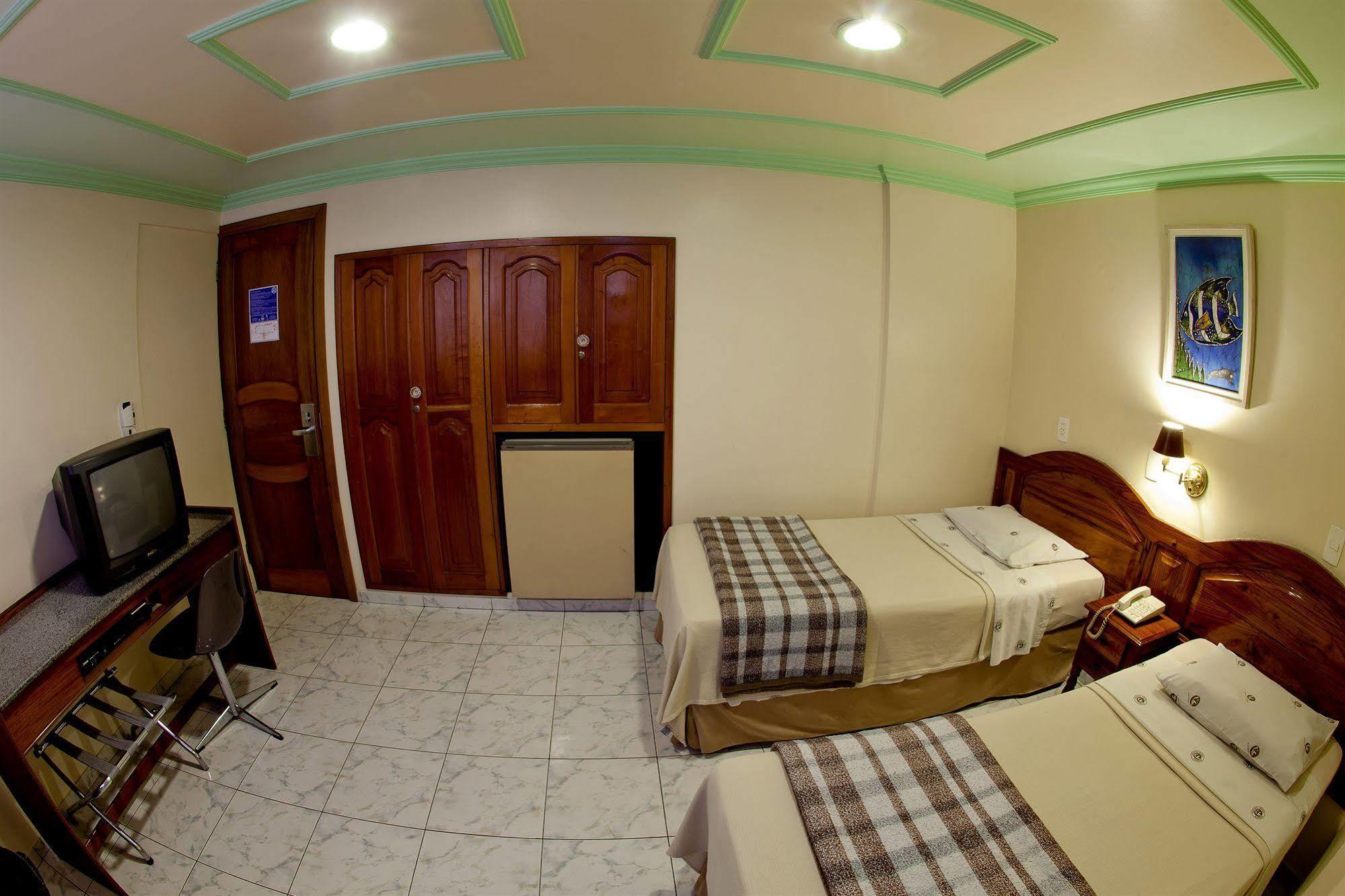 Krystal Hotel ماناوس المظهر الخارجي الصورة