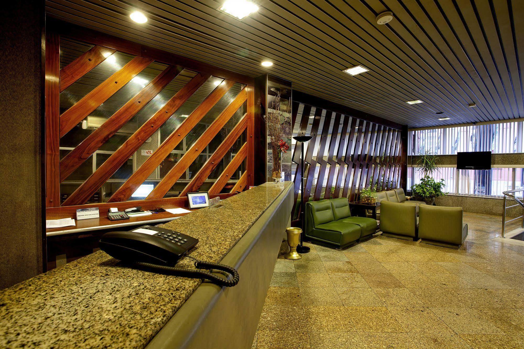 Krystal Hotel ماناوس المظهر الخارجي الصورة