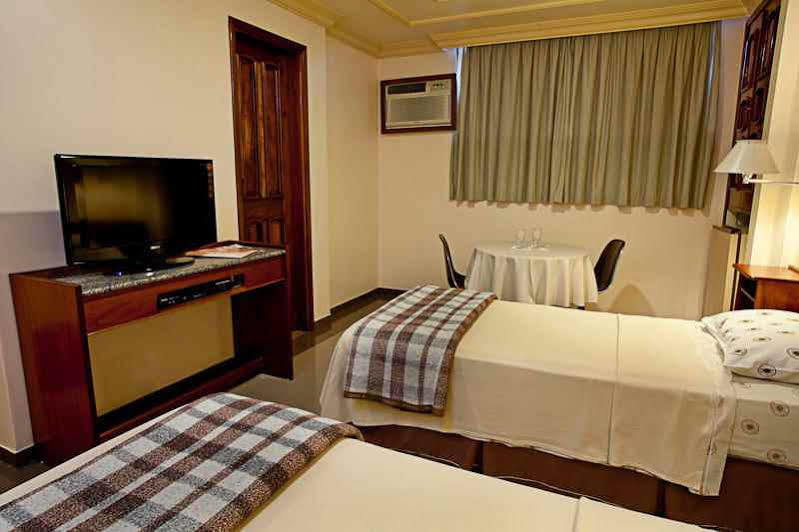 Krystal Hotel ماناوس المظهر الخارجي الصورة