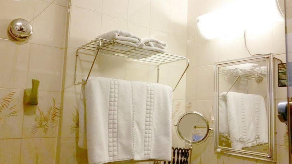 Krystal Hotel ماناوس المظهر الخارجي الصورة